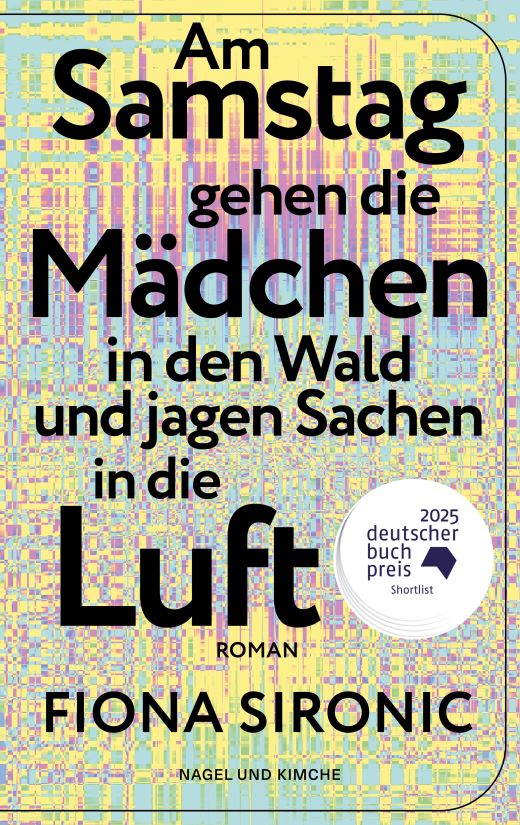Am Samstag gehen die Mädchen in den Wald und jagen Sachen in die Luft